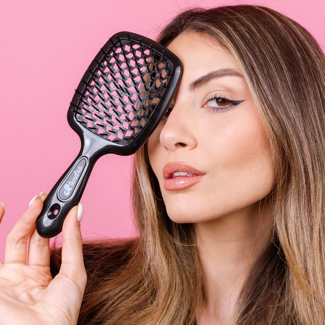 Silkora™ Entwirrungsbürste – Knoten sanft lösen & Haarziehen reduzieren