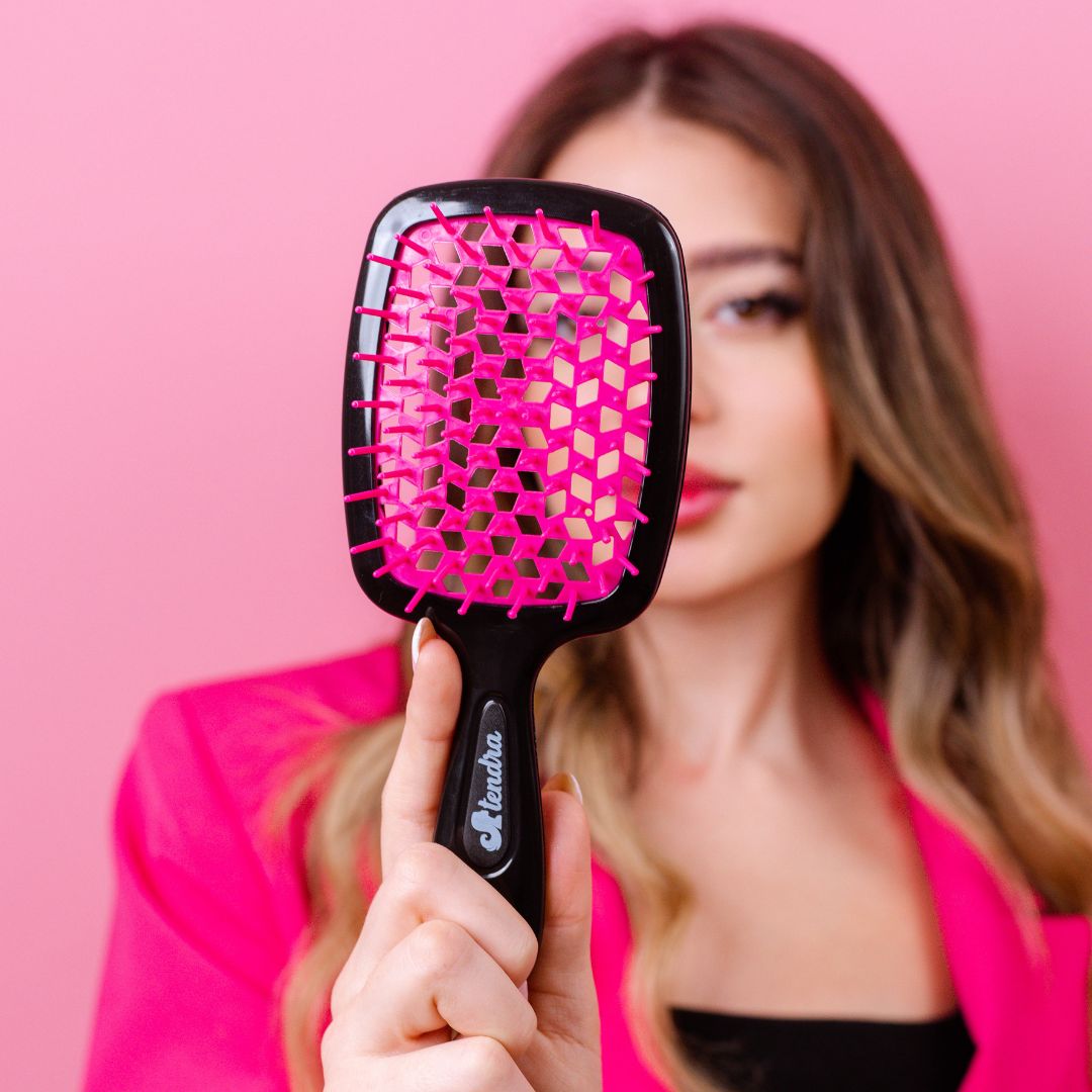 Silkora™ Entwirrungsbürste – Knoten sanft lösen & Haarziehen reduzieren